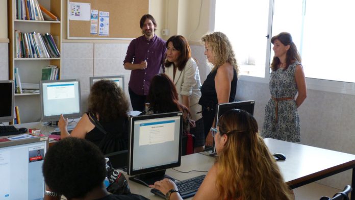 L'Ajuntament i la Creu Roja promouen la igualtat d'oportunitats de la dona