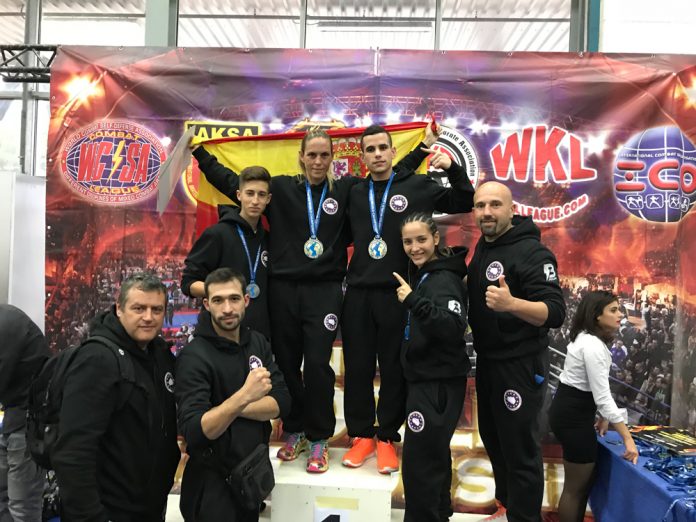 Álvarez, amb la resta de l'equip Mugendo