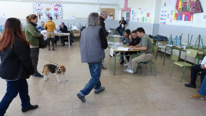 La participació a Gavà a les 13:00 hores se situa en el 35,06%