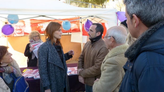 Jéssica Albiach fa campanya a Gavà per Catalunya en Comú-Podem