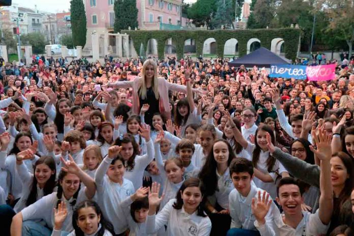 Nerea canta pels fans a Gavà