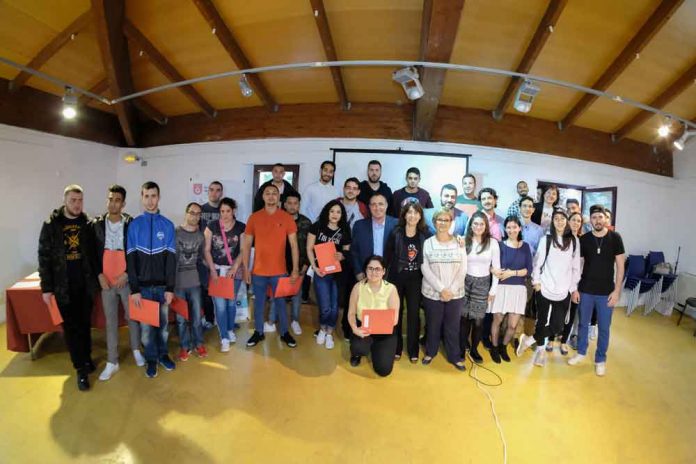 gavaimpulsa-joves Lliurament diplomes joves ocupació