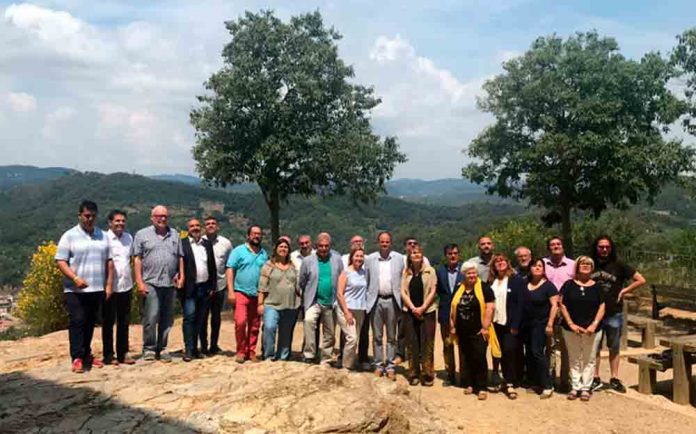 Gavà signa el conveni de protecció de les Muntanyes del Baix