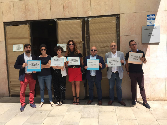Los letrados de Gavà reivindican mejoras
