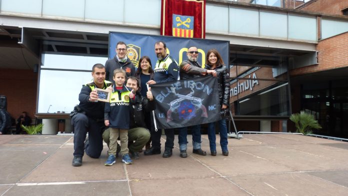 La Policia Municipal arriba a l'objectiu de vendre 2000 escuts solidaris escuts solidaris
