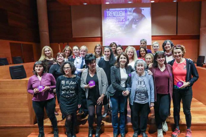 19 dones van rebre reconeixement a l'acte institucional celebrat a la sala de plens Acte institucional Dia de la Dona 2019