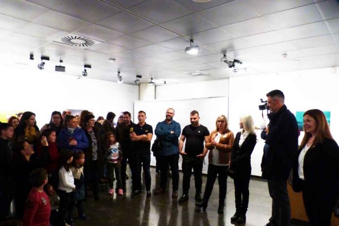 Los cinco amigos explicaron, el día de la inauguración, su aventura fotográfica Los cinco amigos explicaron, el día de la inauguración, su aventura fotográfica