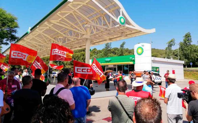 concentracio-bo-150719 Manifestació davant la BP de Gavà