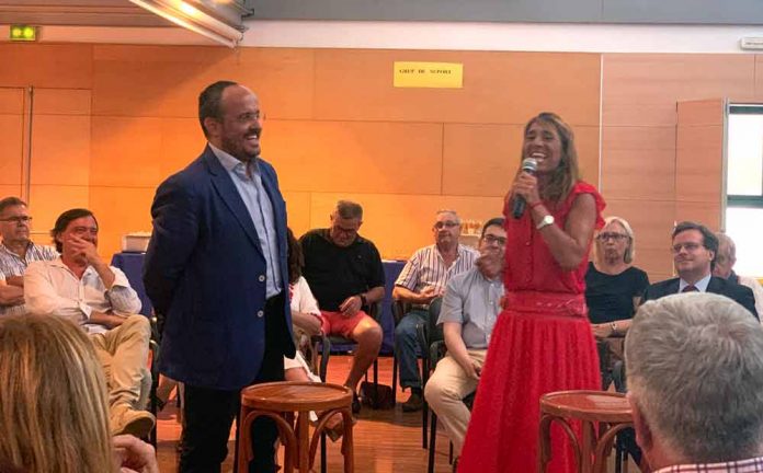 El president del PP català visita Gavà