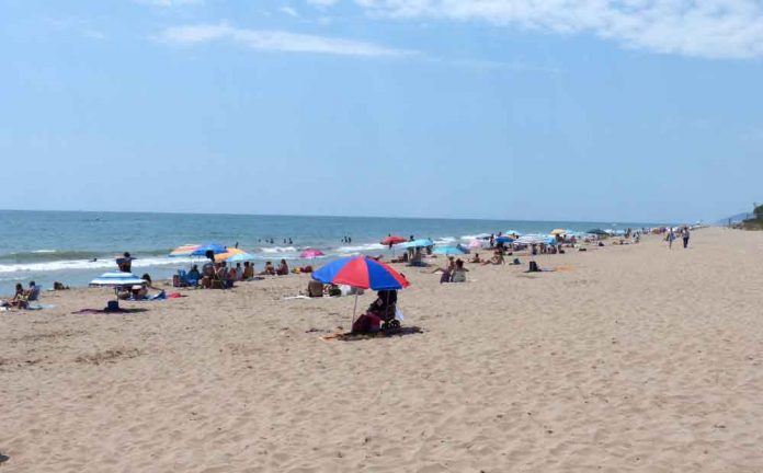Davallada del vehicle privat a la platja