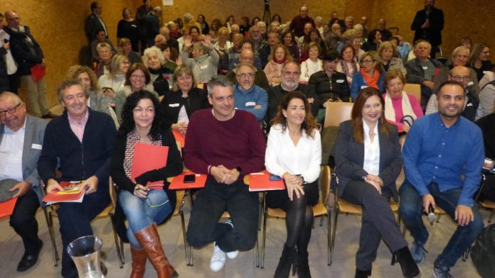 Raquel Sánchez i els participants en aquesta jornada sobre la soledat en la gent gran, aquest matí soledat
