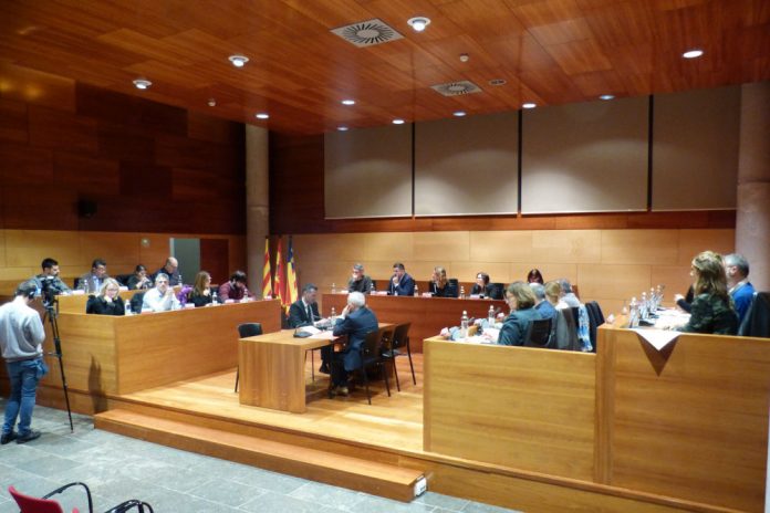 El Ple a favor del diàleg entre govern de l'Estat i Generalitat