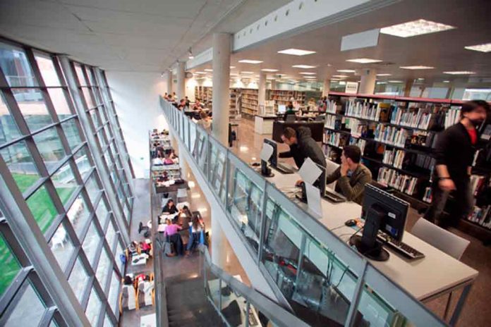Aules per estudiar a la nit a Gavà