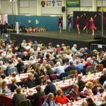 Actuació de l’escola de dansa Le Bal en la festa de la gent gran