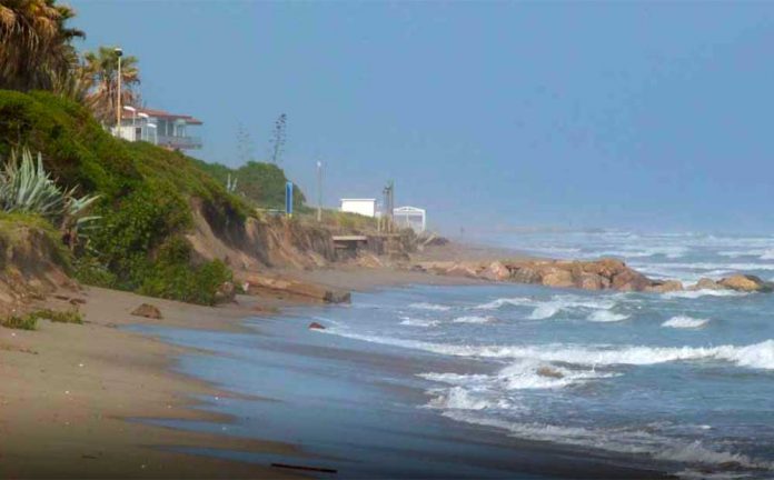 ESTUDI DE MESURES PER FRENAR LA REGRESSIÓ DE LA PLATJA