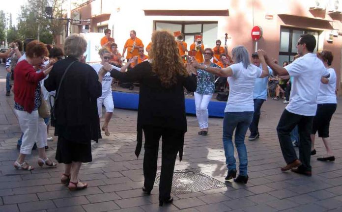 Diumenge ballada de sardanes a Gavà