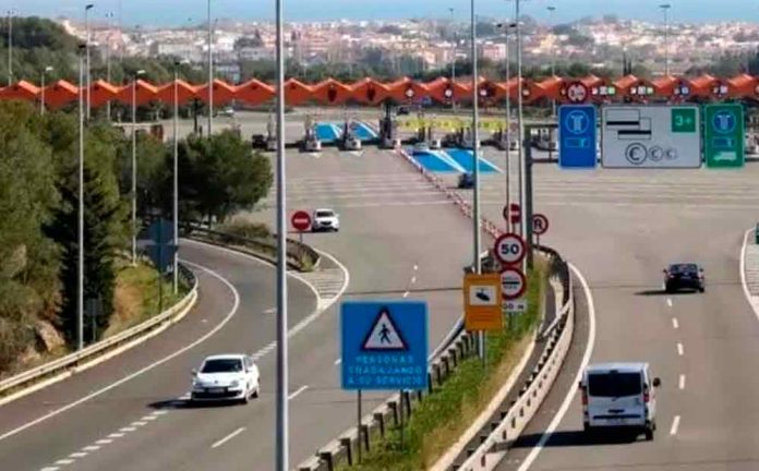 Petició per a la desaparició del peatge de Sitges