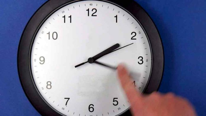 Confinats una hora menys