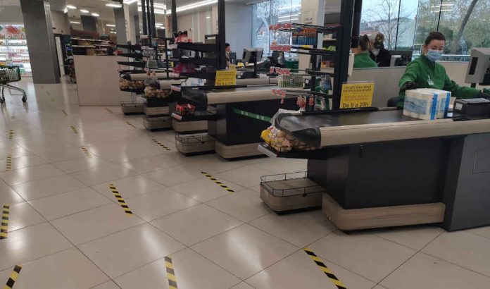 Els supermercats reorganitzen horaris