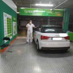 Un altre vehicle professiuonal, a punt per passar la desinfecció amb ozó