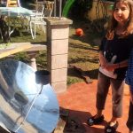 L’Alba i el Biel, amb la cuina solar feta poel seu pare