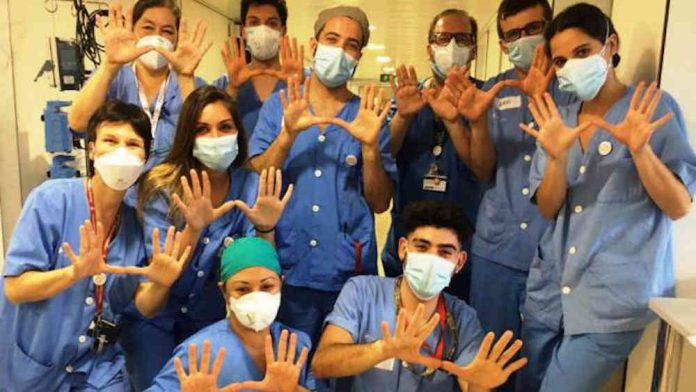 Ayuda psicológica a profesionales y pacientes