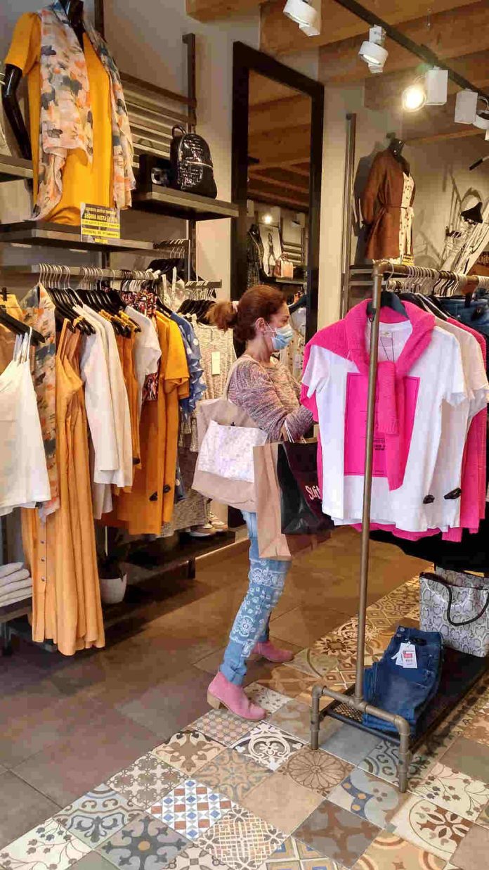 Les botigues de moda reprenen poc a poc l’activitat botigues de moda