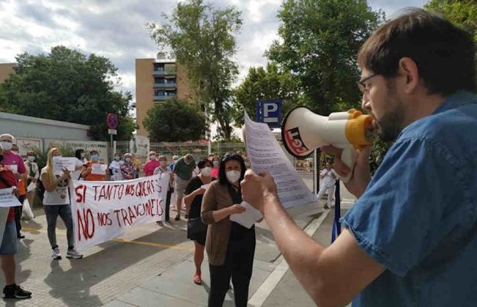 Segon dimecres de protesta al Hospital de Viladecans