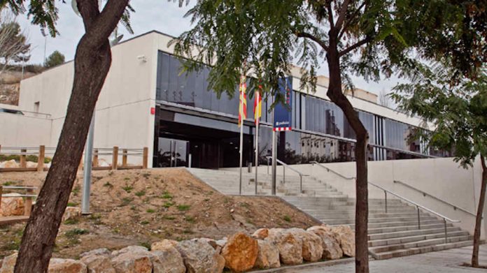 COMISSARIA MOSSOS 220720 Detinguts a Gavà dos homes per falsedat documental