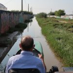 Purset, al volant del seu tractor per la Riera dels Canyars