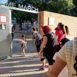 Prop de 7.000 alumnes han començat avui un curs escolar marcat per la Covid-19