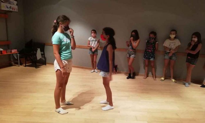 Classe de teatre a l'Espai Maragall