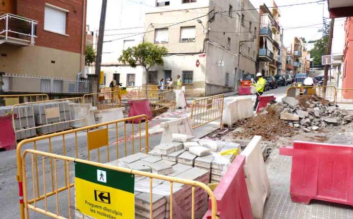 Gavà fa més accessibles els passos de vianants