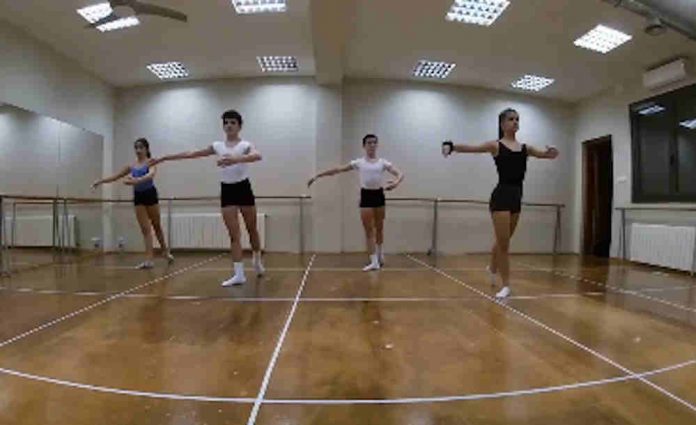 DANSA 061120 Les escoles de dansa reclamen la reobertura