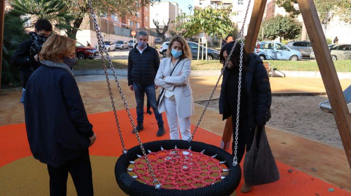 Junts fem barri