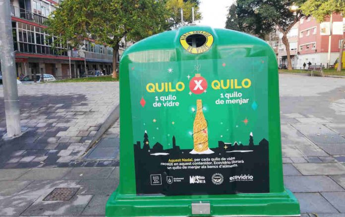 El reciclatge de vidre a Gavà es transforma en 200 kg de menjar