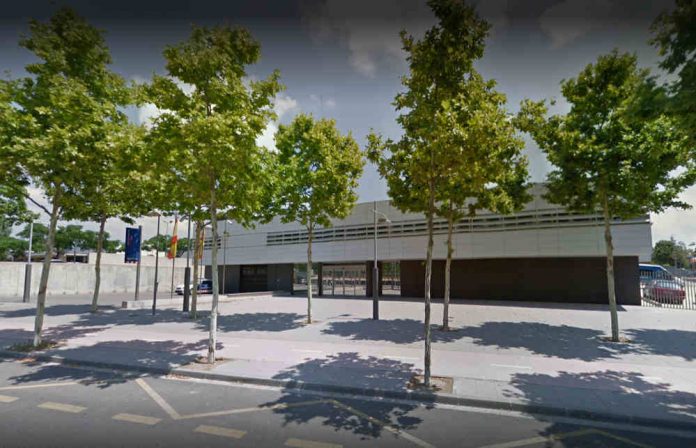 Detingut a Cambrils un home de Gavà per voler estafar una anciana