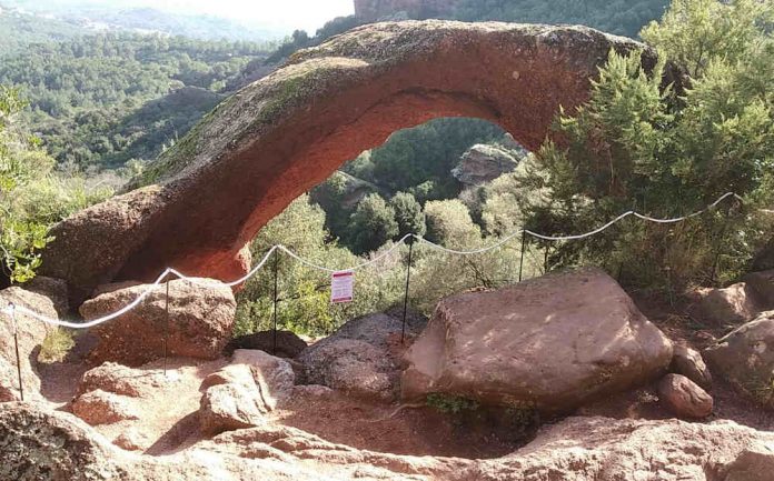 Tancament a la Roca Foradada