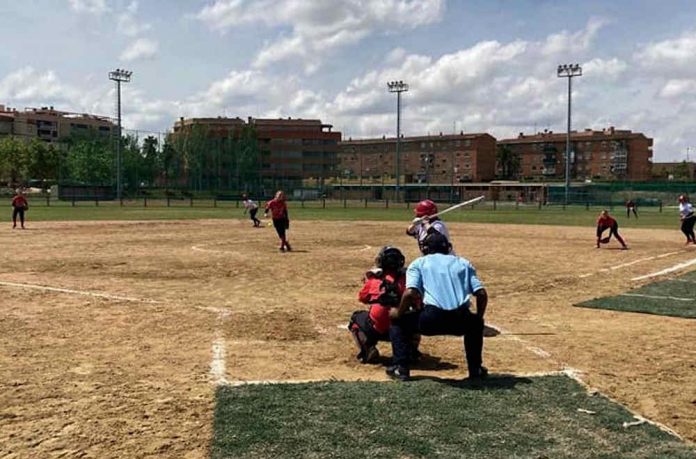 El Projecte Softball guanya els dos partits a Saragossa