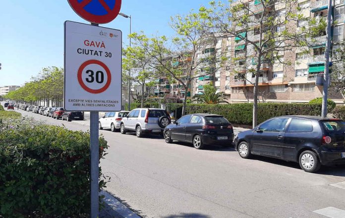 zona 30 100521 Gavà limita a 30 la velocitat a tot el casc urbà