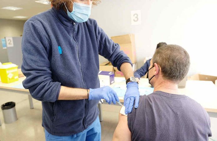 La franja de 45 a 49 anys ja pot demanar hora per a la vacuna