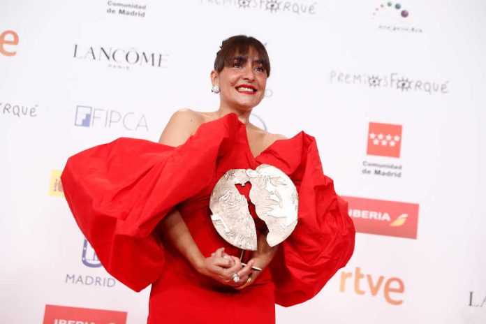 Candela Peña triomfa en els Premis Forqué
