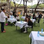 Classe de preparació d’espàrrecs per alumnes del Calamot