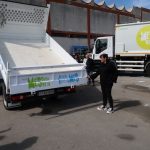 Presec estrena dues camionetes que funcionen amb gas