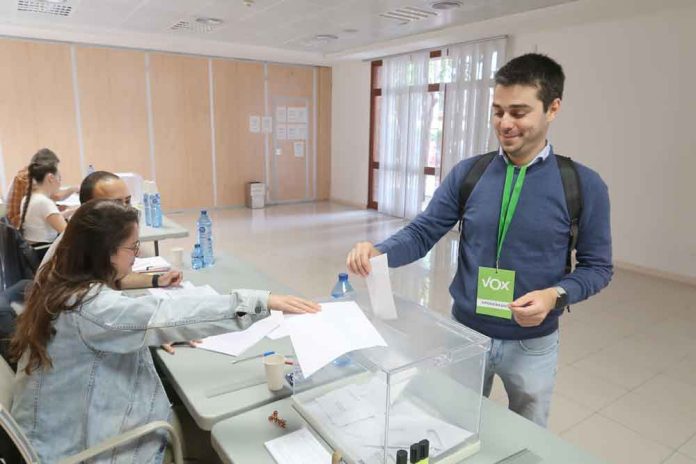 Marc Cívico ha votat aquest matí al Nou Espai Sant Jordi
