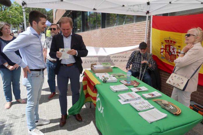 Joan Garriga en campaña en Gavà