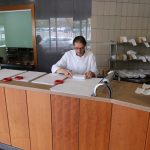 Antoni Soler, aquest migdia preparant un encàrrec