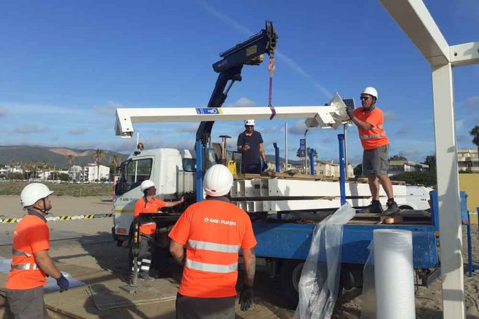 Es desmunta el mobiliari i equipaments de les platges metropolitanes