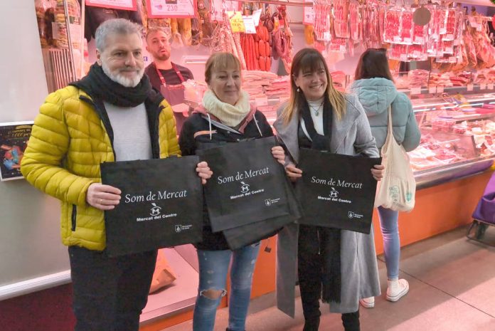 Ambient nadalenc als mercat municipals
