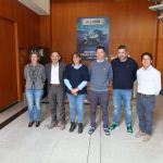 Foto de família amb Badia, Tort, i els màxims responsables de J. Juan